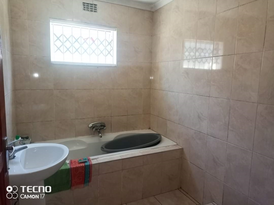 3 Bedroom Property for Sale in Electric City Western Cape